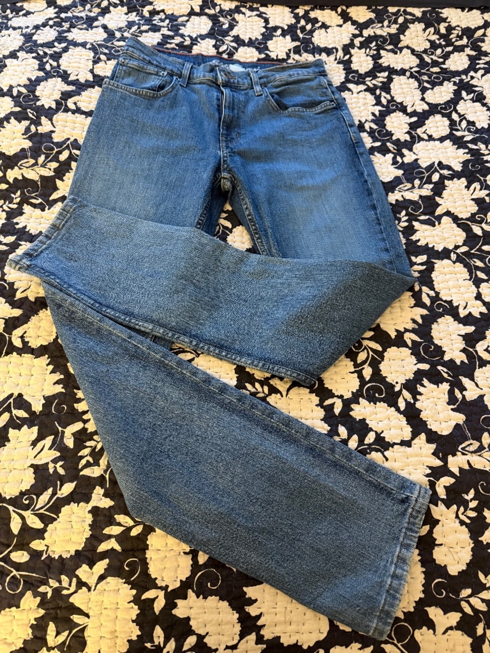 Mens 30 by 32 Eddie Bauer Jeans